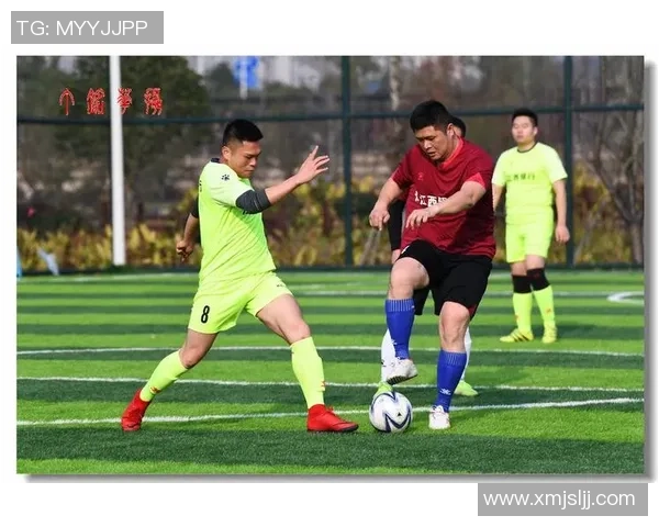 绿茵场上英姿飒爽闪耀光芒的足球巨星用实力赢得无数掌声